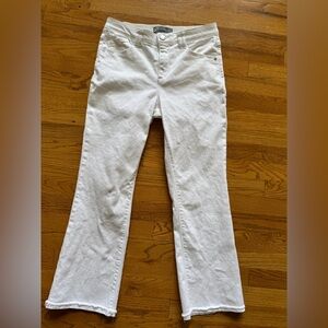 Wit & Wisdom Ab Solution White Kick Flare  crop jeans Size 6 in GUC